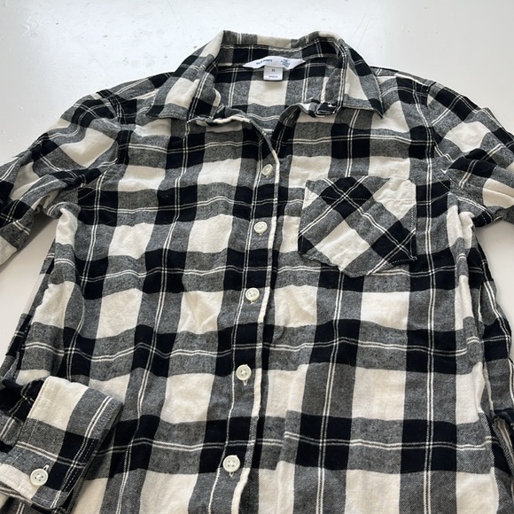 Old Navy XS Black White Plaid Flannel Long Sleeve Button Up Collared Top - Picture 4 of 5